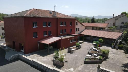 Mazeyrat-d'Allier Hotel | Hôtel Les Rives D'Allier