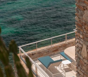 Le Lavandou Hotel | Hôtel Les Roches - Relais & Châteaux