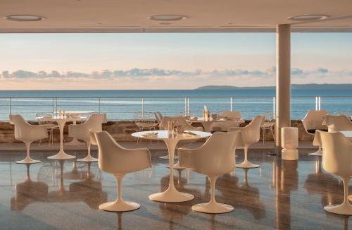 Le Lavandou Hotel | Hôtel Les Roches - Relais & Châteaux