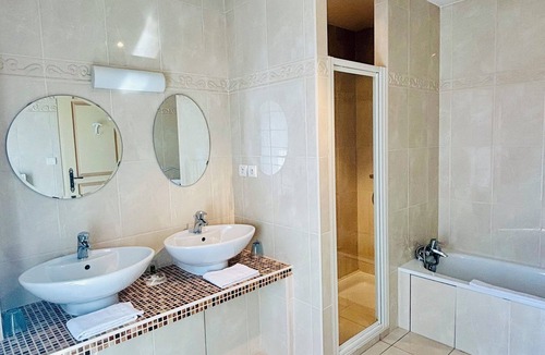 Flagey-Echezeaux Hotel | Hôtel Losset