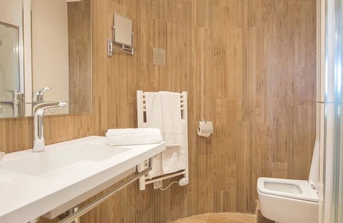 Carros Hotel | Hôtel Lou Castelet