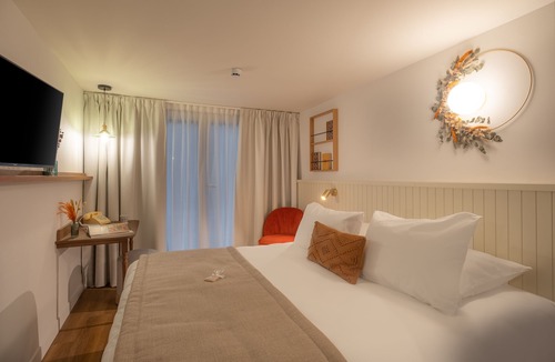 Richard Vitton - Chambovet Hotel | Hôtel Maison Lacassagne
