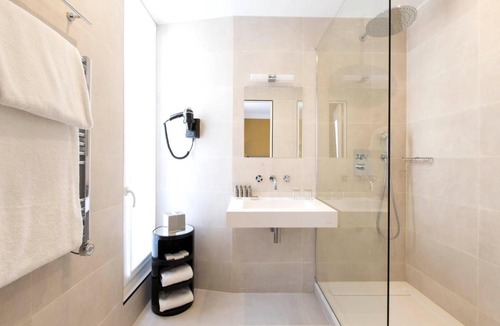 8th Arrondissement Hotel | Hôtel Mathis Elysées