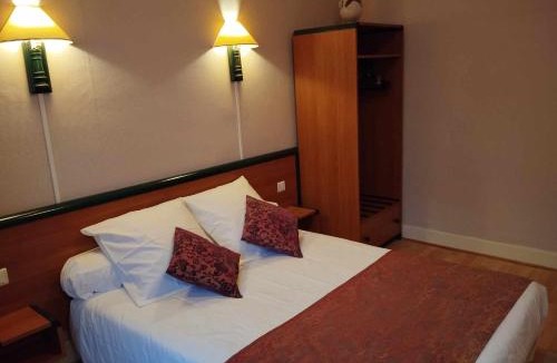 Prades-d'Aubrac Hotel | Hôtel Moderne