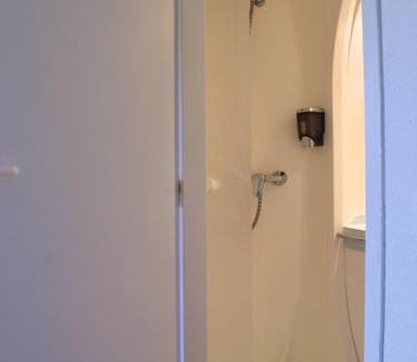 Montcaret Hotel | hôtel Montaigne Montcaret