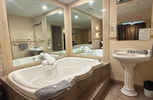 Sherbrooke Hotel | Hôtel Motel La Marquise