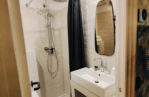 Quartier de la Plaine-de-Monceaux Hotel | Hôtel Noir