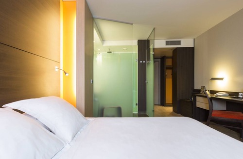 Bouguenais Hotel | Hôtel Oceania Nantes Aéroport