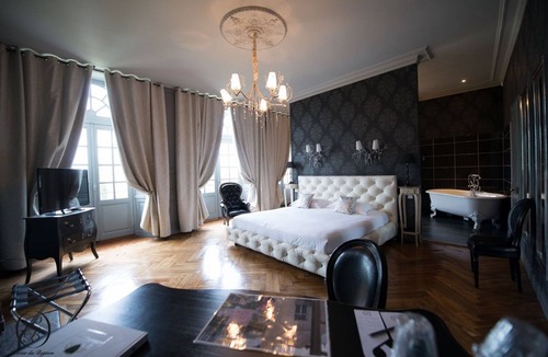 Laval Hotel | Hôtel Perier du Bignon