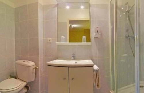 Villegusien-le-Lac Hotel | Hôtel Relais du Lac