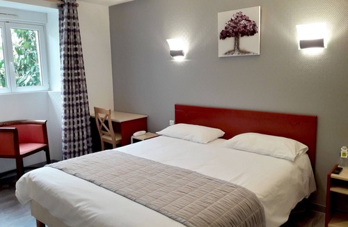 Villegusien-le-Lac Hotel | Hôtel Relais du Lac