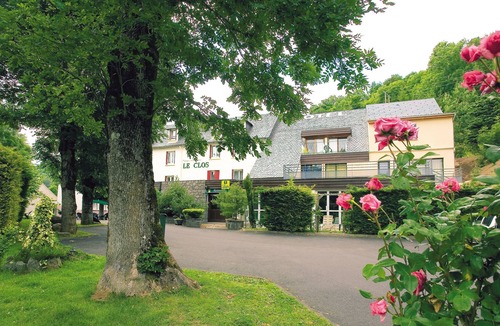 Besse-en-Chandesse Hotel | Hôtel Restaurant Le Clos
