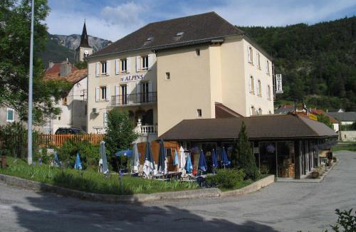 Saint-Julien-en-Beauchene Hotel | Hôtel Restaurant Les Alpins