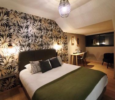 Anglards-de-Saint-Flour Hotel | Hôtel Restaurant Logis La Méridienne