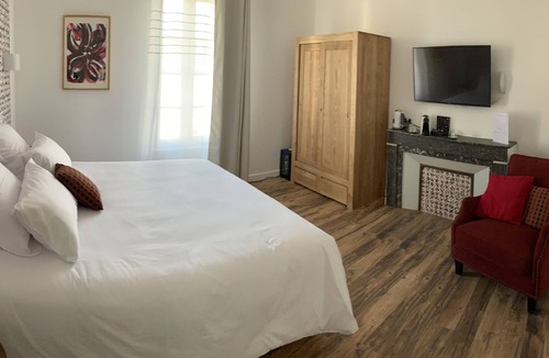 Gallargues-le-Montueux Hotel | Hôtel Restaurant O'Banel