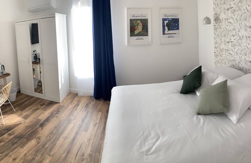 Gallargues-le-Montueux Hotel | Hôtel Restaurant O'Banel