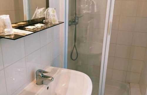 Rouxmesnil-Bouteilles Hotel | Hôtel restaurant l'Eolienne