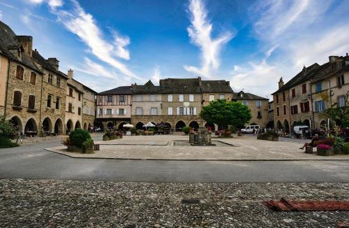 Sauveterre-de-Rouergue Hotel | Hôtel-restaurant Le Sénéchal
