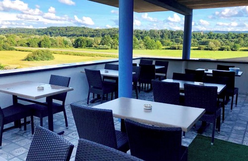 Longevelle-sur-Doubs Apartment | Hôtel Restaurant - Belle'man