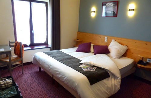 Saint-Julien-Chapteuil Hotel | Hôtel Restaurant Le Barriol