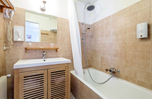 Saint-Julien-Chapteuil Hotel | Hôtel Restaurant Le Barriol