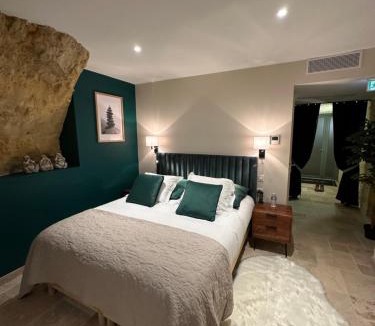 Luynes Hotel | Hôtel-Restaurant-Chambre Insolite Spa - Le XII de Luynes