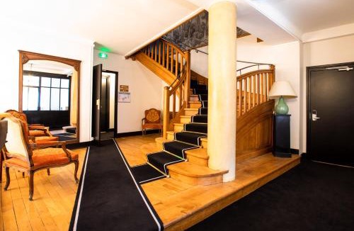 Vezelay Hotel | Hôtel Restaurant De La Poste & Du Lion D'or