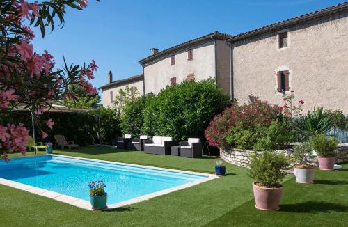 Vallon-Pont-d'Arc Hotel | Hôtel Restaurant Le Clos Charmant