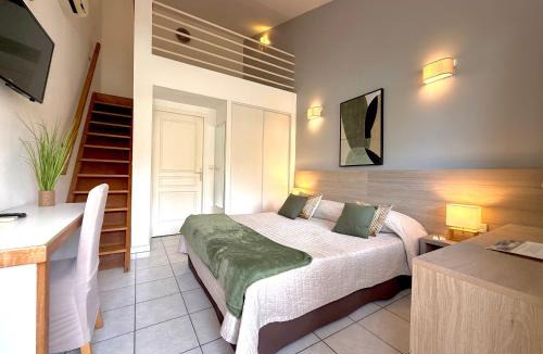 Aleria Hotel | Hôtel Restaurant L' Empereur