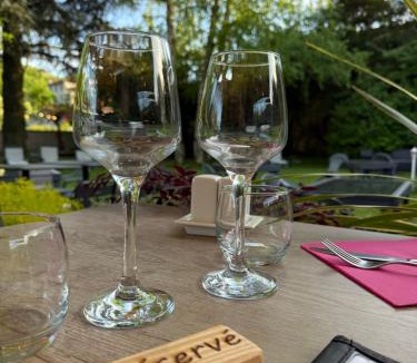 Saint-Desirat Hotel | Hôtel Restaurant La Désirade