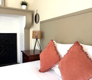 Saint-Desirat Hotel | Hôtel Restaurant La Désirade