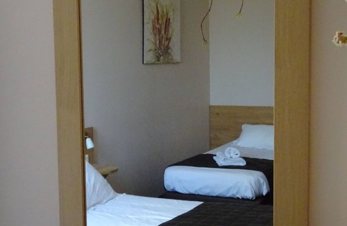 Carnoules Hotel | Hôtel Restaurant Le Castel Fleuri