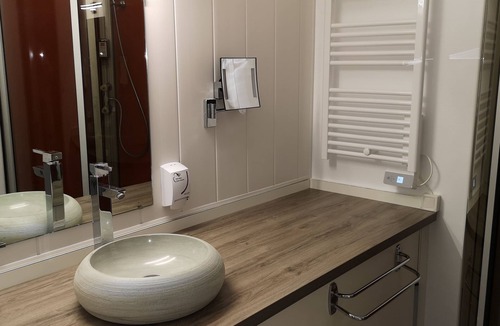 Cerizay Hotel | Hôtel Restaurant Le Cheval Blanc