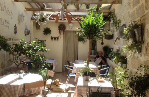 Le Grau-Du-Roi Hotel | Hôtel Restaurant Le Provençal