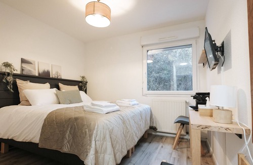 Crozet Hotel | Hôtel-Restaurant Les Loges du Léman