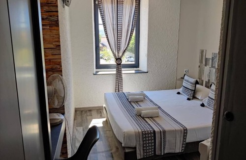 Vogue Hotel | Hôtel Restaurant LES VOYAGEURS
