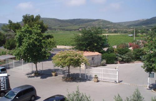 Vic-la-Gardiole Hotel | Hôtel restaurant LOGIS HOTELLERIE DE BALAJAN