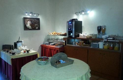 Vic-la-Gardiole Hotel | Hôtel restaurant LOGIS HOTELLERIE DE BALAJAN