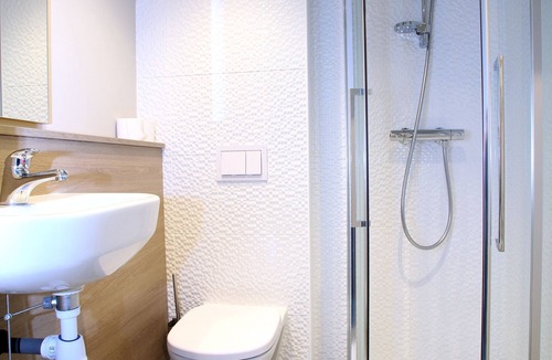 Poincare - Foch - Anatole France - Croix de Bourgogne Hotel | Hôtel REVOTEL