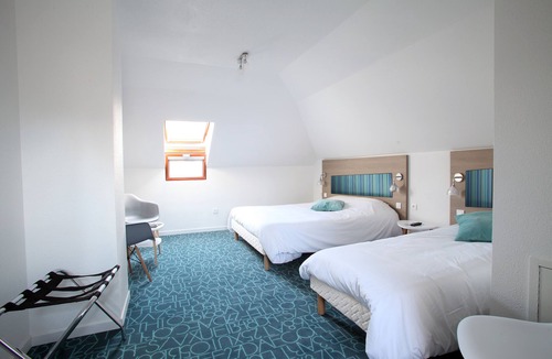 Poincare - Foch - Anatole France - Croix de Bourgogne Hotel | Hôtel REVOTEL