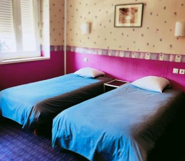 Villedieu-les-Poeles Hotel | Hôtel Saint - Pierre