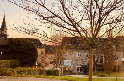 Saint-Ybard Hotel | Hôtel Saint-Roch, Saint-Ybard