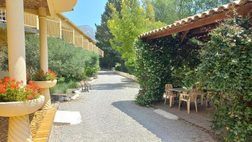 Buis-les-Baronnies Hotel | Hôtel Sous l'Olivier