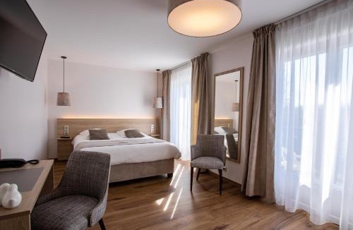 Heudicourt-Sous-les-Cotes Hotel | Hôtel SPA du Lac de Madine - Maison DRAPIER