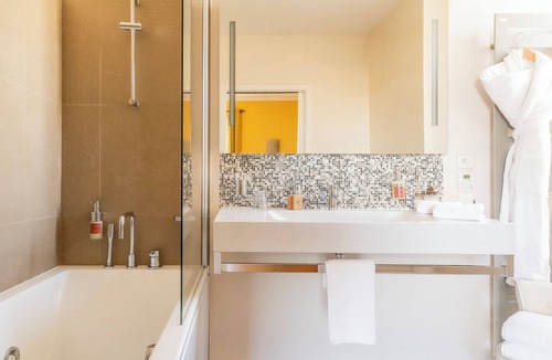 Biarritz City Centre Hotel | Hôtel St-Julien