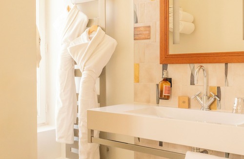 Biarritz City Centre Hotel | Hôtel St-Julien