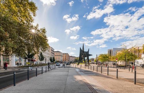 Secteur 1 Hotel | Hôtel Terminus