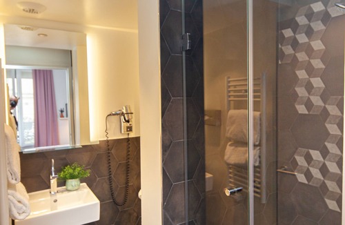Saint-Victor Hotel | Hôtel Vendome Saint Germain
