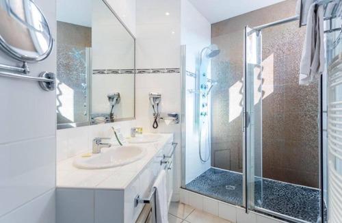 Guerrevieille Hotel | Hôtel Villa des Anges