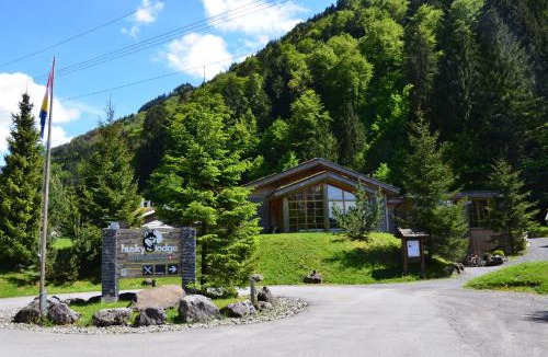 Muotathal Cabin | Hüttenhotel Husky Lodge
